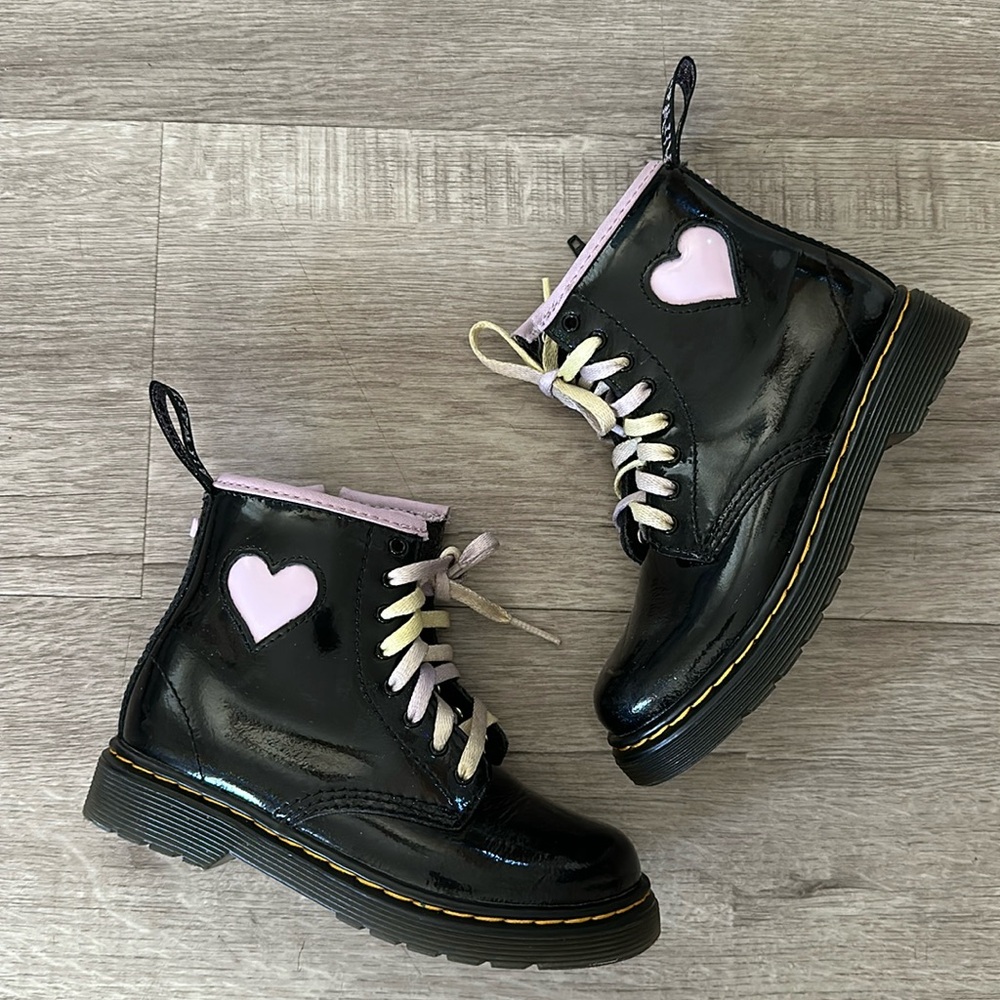 SOLD | Dr. Martens 1460 Toddler Shimmer Heart Lace Up Boots Black Size 10 - Picture 1 of 12